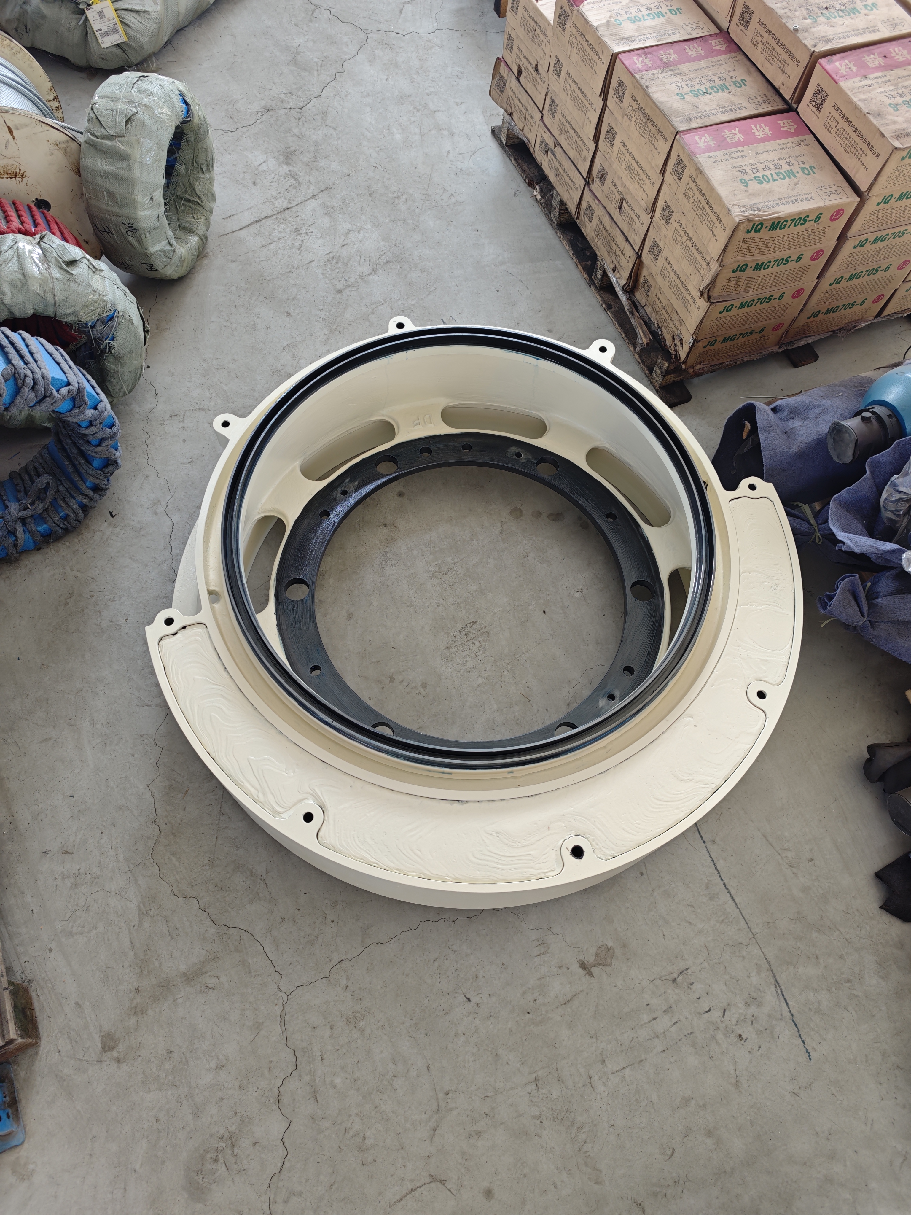 Counterweight detail